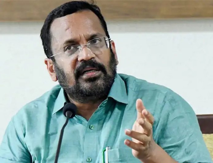 ദുരന്ത മുഖങ്ങളിൽ സംസാരിക്കേണ്ടത് മാനവികതയുടെ ഭാഷ; അത് മന്ത്രിമാർ ഉൾപ്പെടെ മറന്നു: കെ.രാജൻ
