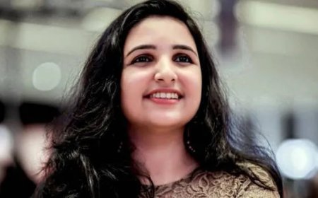 മരണസ്ഥലത്ത് പരിചയമുള്ളവരോട് ചിരിച്ചാൽ മഹാ അപരാധം, റേപ്പ് ചെയ്താൽ ‍ഡബിൾ ഓക്കേ; നാടകമേ ഉലകം- റിനി