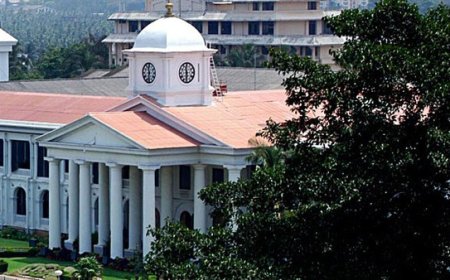 'പൂച്ച പെറ്റ് കിടക്കുവല്ല'; എല്‍ഡിഎഫ് സര്‍ക്കാര്‍ ഇറങ്ങുമ്പോള്‍ ഖജനാവില്‍ ബാക്കിയുള്ളത് 5,429 കോടി രൂപ