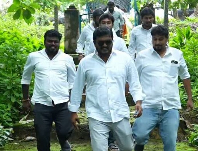 മുല്ലപ്പെരിയാർ കനാലിൻ്റേയും വനമേഖലയുടെയും ദൃശ്യം പകർത്തി; അനുമതിയില്ലാതെ ഡ്രോൺ പറത്തി തമിഴ്നാട് സംഘം