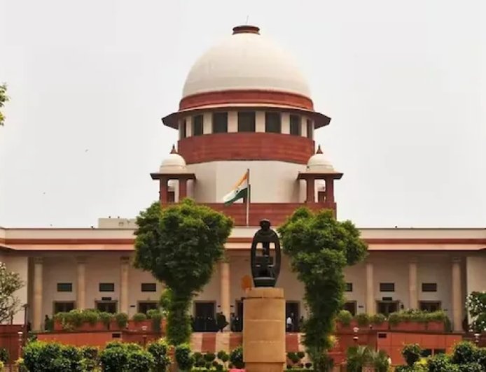 ബാരിക്കേഡുകൾ ഉടന്‍ മാറ്റണം, പൊതുസഞ്ചാരം പൂർണമായും തടയരുതെന്ന് സുപ്രീം കോടതി