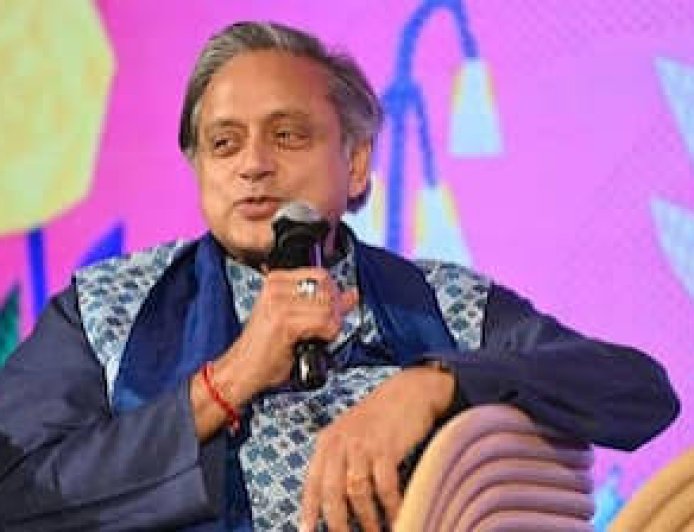 രാജ്യത്തെ 'ഭരണമാറ്റ' വിവാദം - കിരൺ റിജിജുവിനെ തള്ളി ശശി തരൂർ, ലക്ഷ്യം സർക്കാരിനെ അട്ടിമറിക്കലല്ല