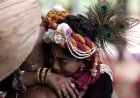 ശ്രീകൃഷ്ണ ജയന്തി ദിനത്തിൽ വൈറലായ ഇവർ യഥാർത്ഥത്തിൽ മുത്തച്ഛനും കൊച്ചുമകളുമല്ല!!!
