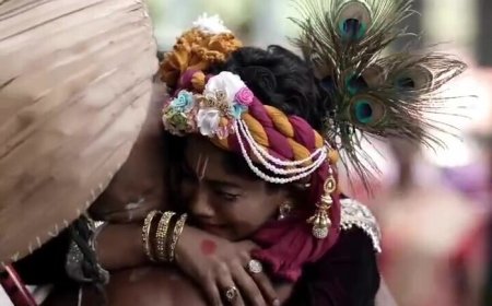 ശ്രീകൃഷ്ണ ജയന്തി ദിനത്തിൽ വൈറലായ ഇവർ യഥാർത്ഥത്തിൽ മുത്തച്ഛനും കൊച്ചുമകളുമല്ല!!!