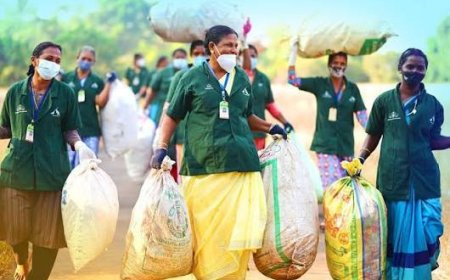 ഹരിത കര്‍മ സേന ഇനി പണം ഇങ്ങോട്ടുതരും; സംസ്‌കരിച്ച് ഉപയോഗിക്കാവുന്ന മാലിന്യത്തിന് വില; അനധികൃതമായി കൊടി തോരണങ്ങള്‍കെട്ടിയാല്‍ 5000 പിഴ
