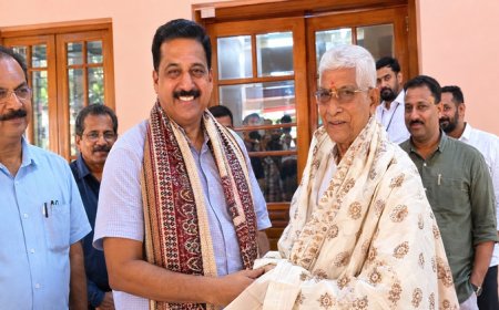 പെരുന്നയിൽ മന്ത്രി ഷംസുദ്ദീനെ സ്വീകരിച്ച് സുകുമാരൻ നായർ;കൂടിക്കാഴ്ച സൗഹൃദപരമെന്ന് ഇരുവരും