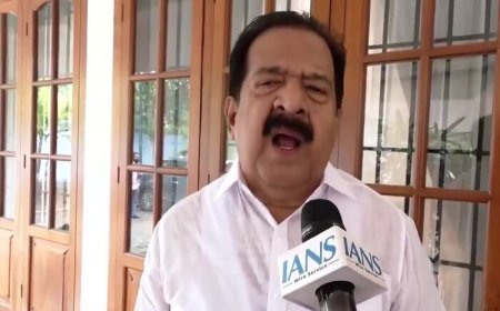 ​ഗ്യാനേഷ് കുമാറിനെതിരായ  പരാതിയിൽ കഴമ്പുണ്ടെന്ന് രമേശ് ചെന്നിത്തല; 'ആത്മഹത്യാകുറിപ്പിൽ ​ഗ്യാനേഷിൻ്റെ പേരുണ്ട്'