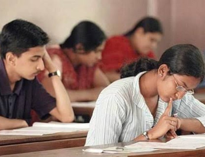 ഇടിമിന്നലില്‍ സെര്‍വര്‍ തകര്‍ന്നു;കാലിക്കറ്റിന് പിന്നാലെ എംജി സർവകലാശാലയും; വെള്ളിയാഴ്ച നടത്താനിരുന്ന എല്ലാ പരീക്ഷകളും മാറ്റിവെച്ചു